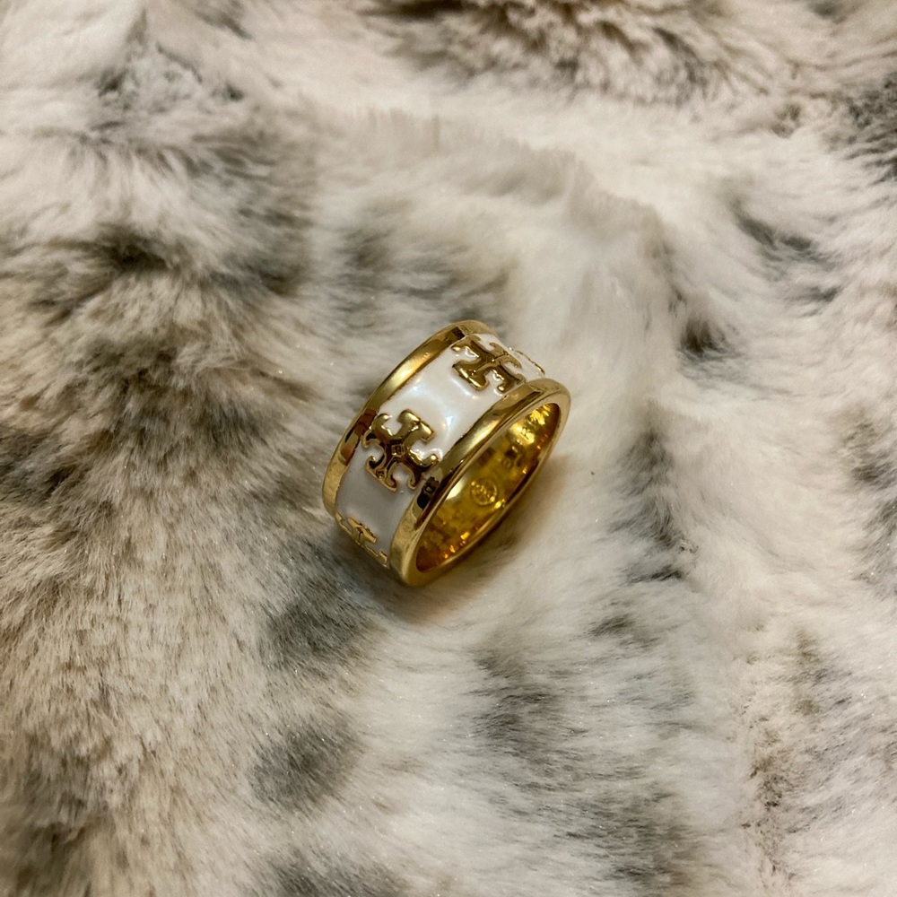 Size 7 Tory Burch Ring White & Gold Tone New - Picture 3 of 9